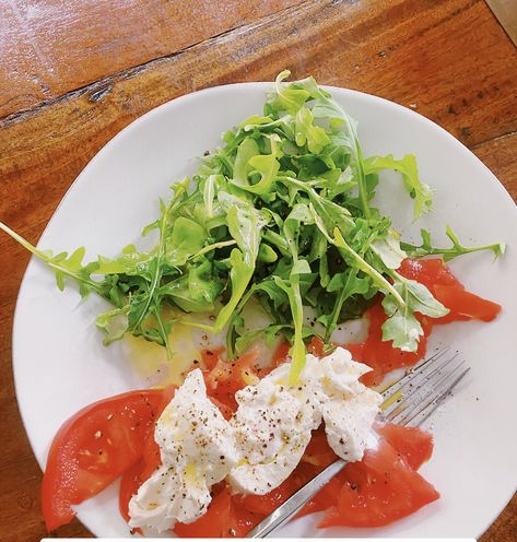 Barata Cheese, Truffle Oil, Arugula Salad, Tomato Salad, Arugula, Caprese Salad, Lemon Juice, Salt Pepper, Thai Red Curry