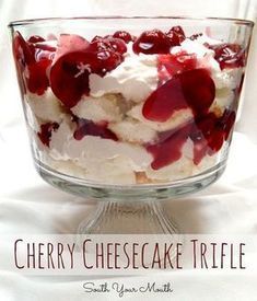 Dessert With Cherry Pie Filling, Cherry Cheesecake Trifle, Cherry Trifle, Trifle Bowl Recipes, Trifle Dessert Recipes, Cheesecake Trifle, Dessert Parfait, Trifle Desserts, Cherry Desserts