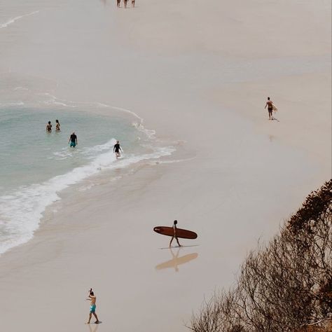 tori ☆ on Twitter: "https://t.co/aVBsMMPAEM" / Twitter Wategos Beach Byron Bay, Byron Bay Aesthetic, People On The Beach, Byron Beach, Aesthetic Beach Pictures, Surf Aesthetic, The Beach People, Australia Beach, Surf Vibes