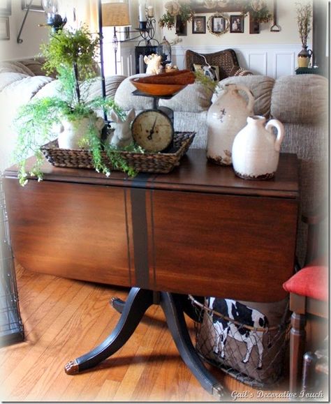 Love this table!!  The perfect backdrop for these rustic accessories. Drop Leaf Table Ideas, Duncan Phyfe Table, Vintage Drop Leaf Table, Vintage Decorating, Furniture Fix, Upcycle Ideas, Painted Ladies, Drop Leaf Table, French Farmhouse