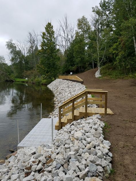 River Bank Landscaping, Lake Landscape Design, Lake Landscaping, Lake Dock, River Cottage, Sloped Backyard, Lakefront Property, Landscaping Retaining Walls, Hillside Landscaping