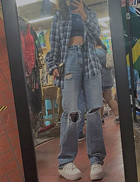 Blue Ripped Jeans Outfit Aesthetic, Ripped Jeans Outfit Inspiration, Blue Plaid Flannel Outfit, Alt Outfits With Blue Jeans, Pretty Outfits Aesthetic Jeans, Outfits With White Flannel, Crop Top Ripped Jeans Outfit, Flannel Alt Outfits, Ripped Jeans And Crop Top Outfit