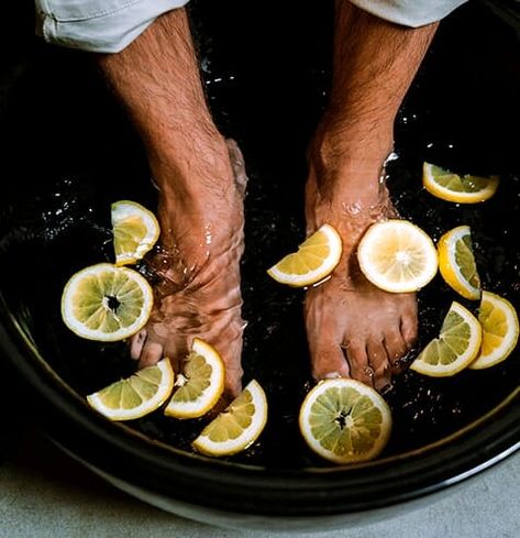 Mens Pedicure, Pedicure For Men, Men Pedicure, Pedicure Men, Social Aesthetic, Foto Insta, Massage Pictures, Men Spa, Esthetician School