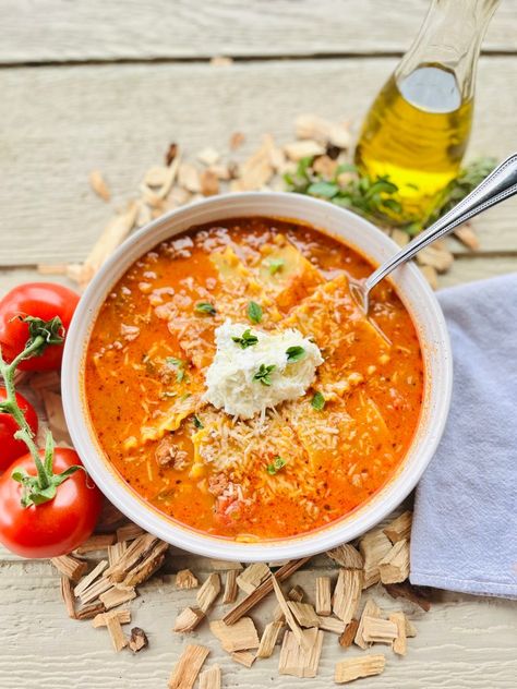 Easy One Pot Lasagna Soup - Knead the Recipe Lasagna Soup With Heavy Cream, Chicken Lasagna Soup, One Pot Lasagna Soup, One Pot Lasagna, Easy Lasagna Soup, Soup Dishes, Soup Video, Stews Recipes, Christmas Meals