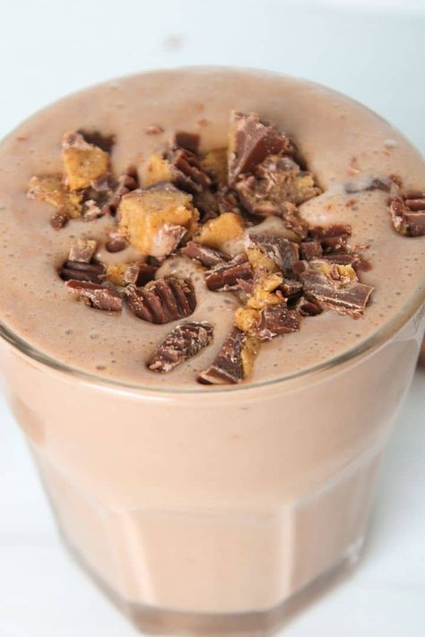 Tropical Smoothie Recipes Copycat Peanut Butter Cup, Tropical Smoothie Peanut Butter Cup, Peanut Butter Cup Smoothie Copycat, Tropical Smoothie Recipes Copycat, Balanced Nutritionist, Peanut Butter Cup Smoothie, Smoothie Peanut Butter, Tropical Smoothie Recipes, Tropical Smoothie Cafe