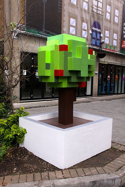 Pixel Tree | Flickr - Photo Sharing! Pixel Art Installation, Pixelated Sculpture, Pixel Tree, Art Rules, Pixel Design, Public Sculpture, Wreck It Ralph, London Art, Street Art Graffiti