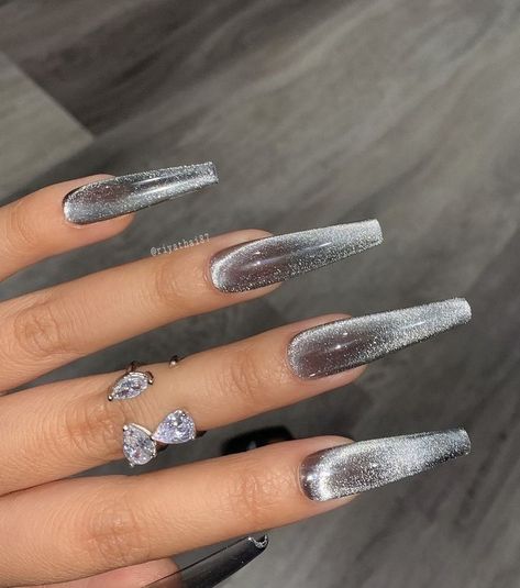 Nails And Rings, Cat Eye Nails, Glass Nails, Nail Jewelry, Silver Nails, Collage Wall, Dream Nails, Fire Nails, Pretty Acrylic Nails