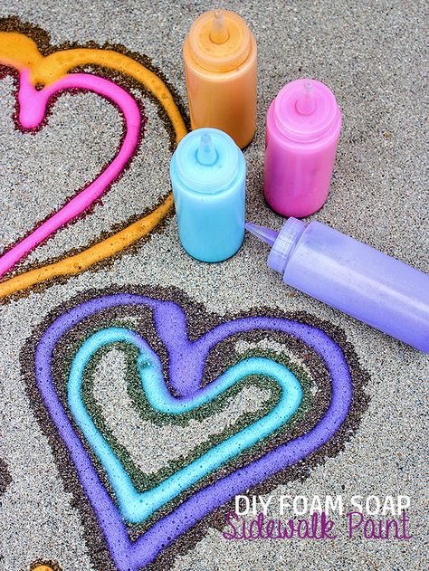 Everyone is beginning to focus on back to school these days, and with good reason. But there’s still some summer left! Get outside and enjoy it with this recipe for DIY Foam Soap Sidewalk Paint! Watch the creativity flow in beautiful, vibrant designs straight from squeeze bottles and then let the rain, or a water … Sidewalk Paint Recipe, Sidewalk Chalk Activities, Sidewalk Chalk Recipe, Snow Globe Mason Jar, Chalk Activities, Sidewalk Paint, Kids Outdoor Activities, Fun Summer Crafts, Diy Summer Crafts