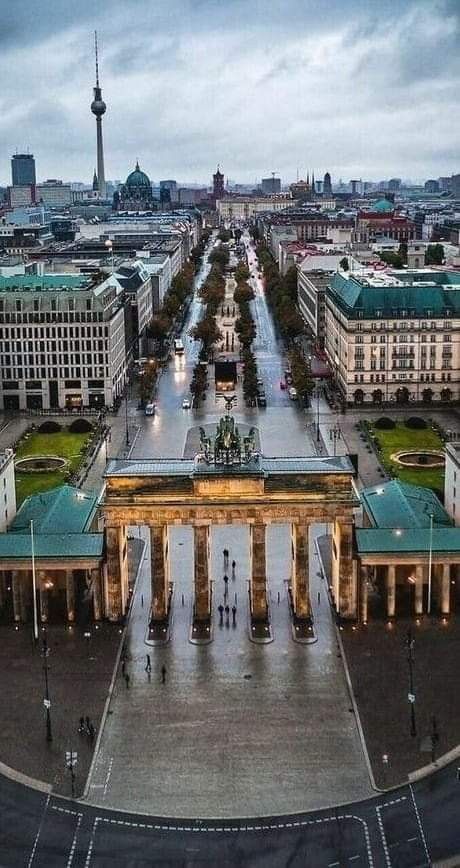 Berlin Photography, Berlin Travel, Hd Pic, Germany Photography, Brandenburg Gate, Berlin City, Berlin Wall, Munich Germany, Famous Places