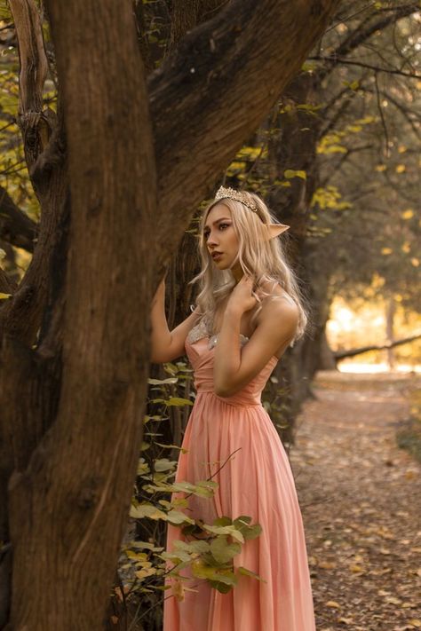 Fall Fairy Photoshoot, Fairy Inspired Photoshoot, Elvish Photoshoot, Fairy Aesthetic Photoshoot, Fae Photoshoot, Elf Photoshoot, Costume Poses, Goth Elf, Fairy Shoot