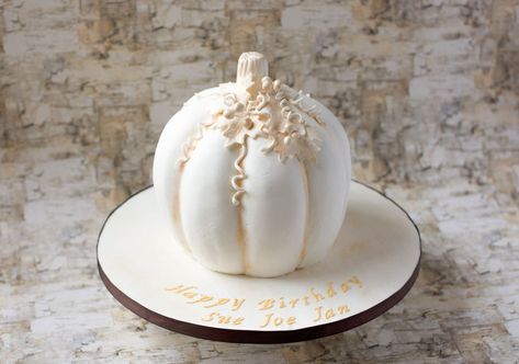 White Pumpkin Smash Cake, Pumpkin Smash Cake 1st Birthdays, White Pumpkin Cake, Pumpkin Wedding Cake, Pumpkin Smash Cake, Pumpkin Birthday Cake, White Ganache, Pumpkin Wedding Cakes, Pumpkin Shaped Cake