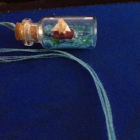 Picture of How to make mini ship in a bottle necklace/pendant Ship In Bottle, Ship In A Bottle, Mini Glass Bottles, Mini Jars, Miniature Bottles, Bottle Jewelry, Bottle Charms, Bottle Necklace, Clay Jewelry Diy