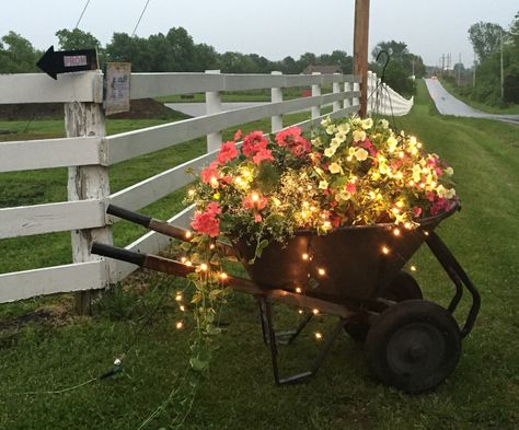 Country Prom Theme Ideas, Western Theme Dance Decor, Country Theme Prom, Farmhouse Theme Party, Footloose Themed Party, Rustic Prom Decor, Countryside Cabin Prom Theme, Country Prom Theme, Classy Country Party