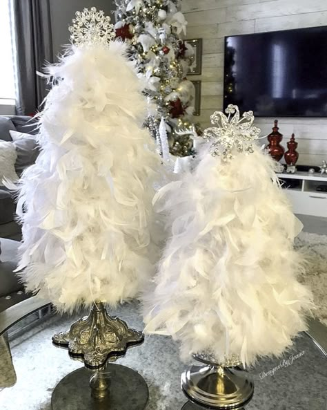 DIY Feather Christmas Trees Designs by Jeana diy - % Feather Christmas Tree, Diy Feather, 달력 디자인, Glam Christmas, Christmas Tree Decorations Diy, Trees Christmas, White Christmas Decor, Feather Tree, White Feather