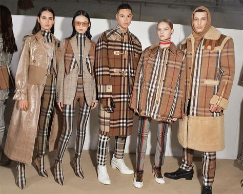 Burberry Aesthetic, Burberry Trenchcoat, Burberry Coat, Burberry Trench, Burberry Trench Coat, Patchwork Dress, Looks Chic, Trench Coats, Bandage Dress