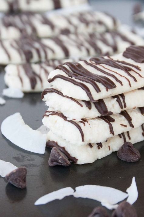 20 Yummy Desserts Secretly Packed With Protein | Brit + Co Banana Cookie Recipe, Peanut Butter Protein Bars, Vegan Protein Bars, Coconut Protein, Protein Bars Homemade, Protein Bar Recipes, Protein Powder Recipes, Protein Desserts, Bar Recipes