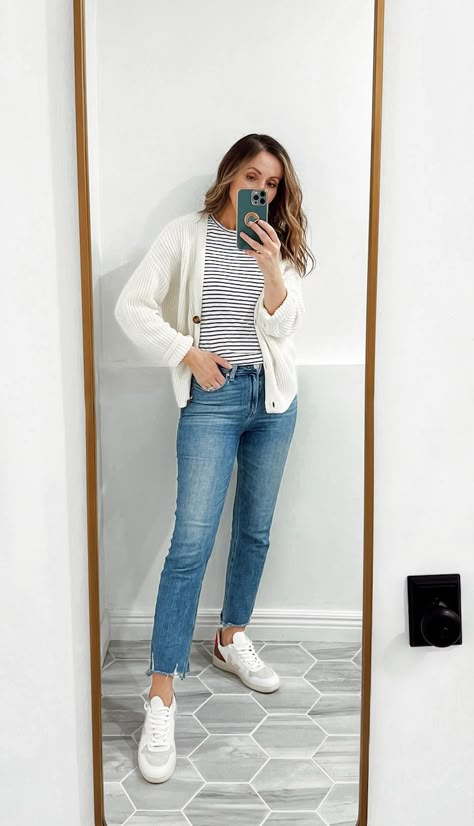 A Week In Outfits - Spring Edition - Lilly Style Spring 50 Degree Outfit, Weekend Casual Outfits Spring, Almost Spring Outfits, White Sweater Outfit Spring, Spring Mum Outfits, Spring Outfits Sneakers, Spring Pregnancy Outfits Casual, Comfortable Spring Outfits, White Ribbed Cardigan For Spring