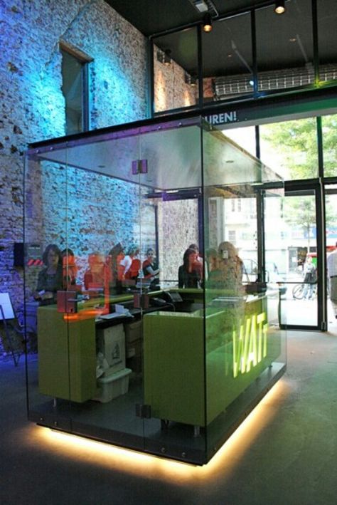 DJ booth inside glass... cool idea for a radio station in a public place but also possibly for events with @Rendezvous Events Coffee Booth, Happy Mothers Day Wishes, Nightclub Bar, Dj Setup, Retro Radio, Dj Booth, Public Place, Music Station, Adaptive Reuse