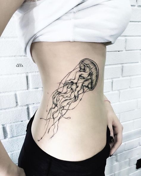 L o r e e e h h 16 Tattoo, Jellyfish Drawing, Funky Tattoos, Jellyfish Tattoo, Stylish Tattoo, Muster Tattoos, Theme Tattoo, Intricate Tattoo, Cute Little Tattoos