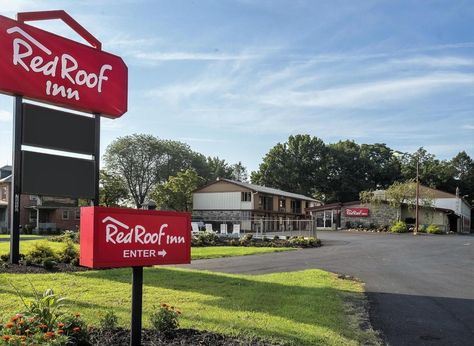 Red Roof Inn Lancaster Strasburg is located in Lancaster city, Pennsylvania state, USA. Wood Roof Shingles, Philadelphia Airport, Roof Shingle Colors, Metal Roof Houses, Architectural Shingles Roof, Metal Roof Colors, Cedar Shake Roof, Cedar Shingle Roof, Shake Roof