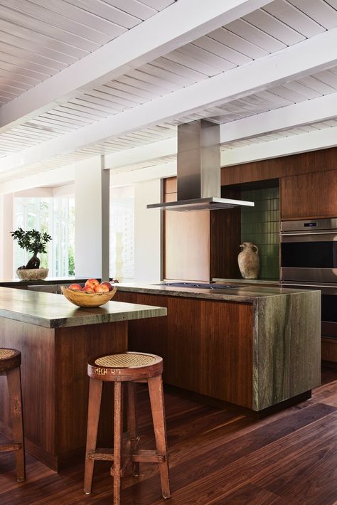 Dark Wood Kitchen, Second Floor Addition, Inspiration Deco, Cosy Kitchen, Vintage Bar Stools, Pierre Jeanneret, Design Del Prodotto, Los Angeles Homes, Kitchen Bar Stools