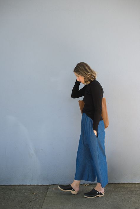 Clogs Outfit, Black Clogs, Casual Hijab Outfit, Fall Capsule Wardrobe, Clothing Online Shop, Oct 1, Girl Day, Wide Pants, Womens Clogs