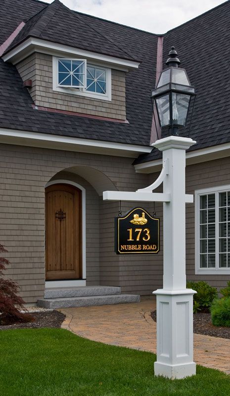 Lamp post with sign. Love the house too.  But if I had this lamp post I'd have the lantern the same color as the pole. Lamp Post Ideas, Front Yard Lighting, Neighborhood Signs, Front Yards Curb Appeal, Landscape Gardening, Driveway Lighting, Outdoor Lamp Posts, Driveway Entrance, Light Post