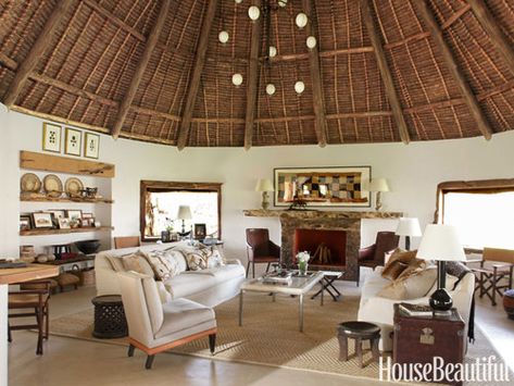 Cozy gathering in a living room in Kenya. Design: Suzanne Kasler. housebeautiful.com. #living_room #kenya #geometric_print #high_ceiling Resort Style Interior, African House, Suzanne Kasler, African Interior, Safari Decorations, False Ceiling Design, Inspiring Spaces, African Style, Cool Ideas