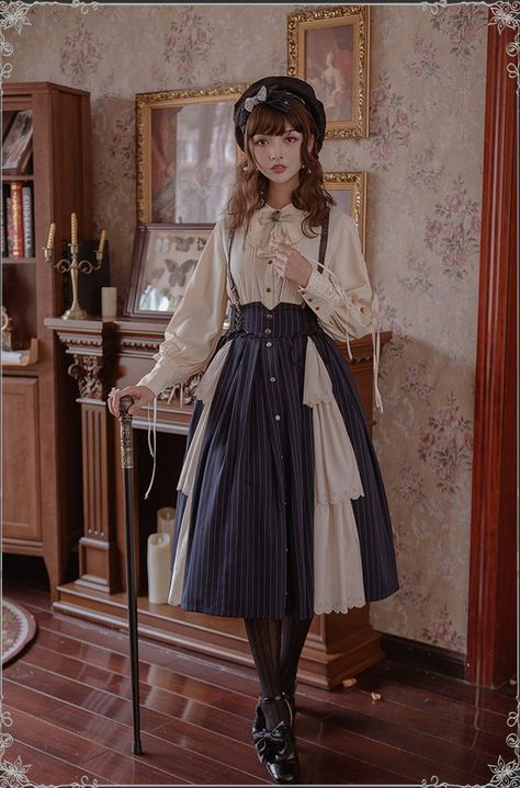 Victorian Outfits, Era Victoria, Gaun Abad Pertengahan, Magic Clothes, Lolita Outfits, Old Fashion Dresses, Kawaii Fashion Outfits, Mori Girl, Moda Vintage