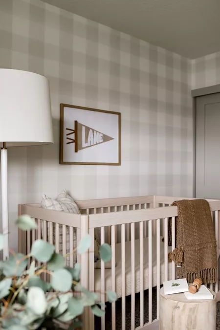 Neutral Tones Nursery, Magnolia Home Nursery, Baby Boy Wallpaper Nursery, Boy Nursery Theme Ideas, Boy Nursery Ideas Simple, Simple Baby Boy Nursery, Vintage Boy Nursery Ideas, Simple Boy Nursery, Baby Boy Nursery Vintage