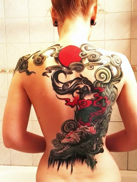 Okami Tattoo, Japanese Tattoo Women, Dragon Tattoo Drawing, Fox Tattoo Design, Favorite Tattoos, Tattoo Back, Japan Tattoo Design, Trendy Tattoo, Tattoo Artwork