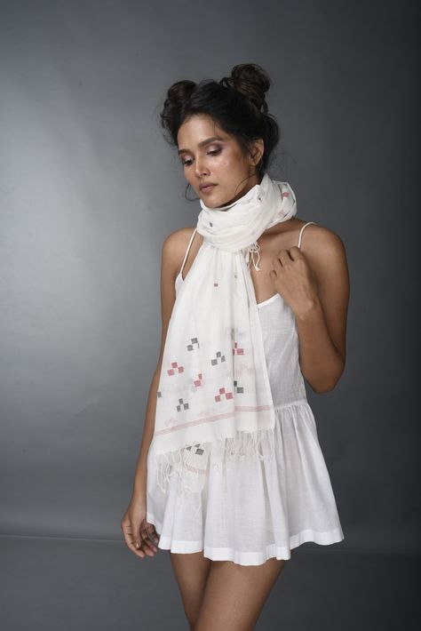 Handwoven cotton jamdani scarves Jamdani Scarves, West Bengal, Hand Weaving, Summer Dresses, How To Wear