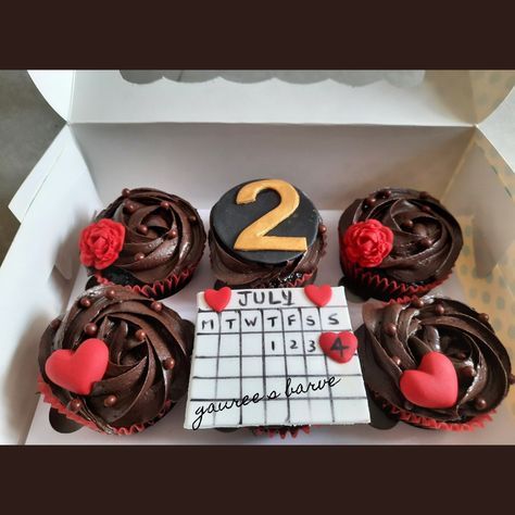 1 Year Anniversary Cupcakes, Anniversary Cupcakes For Him, Happy Anniversary Cupcakes, Anniversary Cupcakes, Happy Anniversary Cakes, 7 Year Anniversary, Cake Pop Decorating, Birthday Items, Anniversary Gifts For Parents