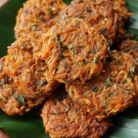 Kerala Food Photography, Desi Lifestyle, South Indian Snacks Recipes, Kerala Food Recipes, Kerala Snacks, Indian Snacks Recipes, Kerala Dishes, South Indian Snacks, Vada Recipe