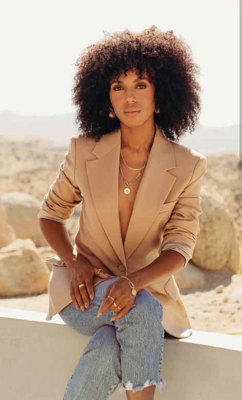 Kerry Washington Style, Olivia Pope, Kerry Washington, Vanity Fair, African American, Hair Inspiration, Celebrity Style, A Woman, Natural Hair Styles