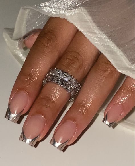 Short Nails Chrome French, Silver Chrome French Tip Nails Square, Chrome Toe Nails, Chrome Square Nails, Square Chrome Nails, Chrome Silver Nails, Chrome Nails Silver, Acrylic Nails Chrome, Beyoncé Concert