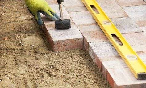 How To Lay Pavers, Pavers Diy, Brick Paver Patio, Garden Pavers, Paver Blocks, Brick Laying, Pavers Backyard, Paver Designs, Patio Pavers