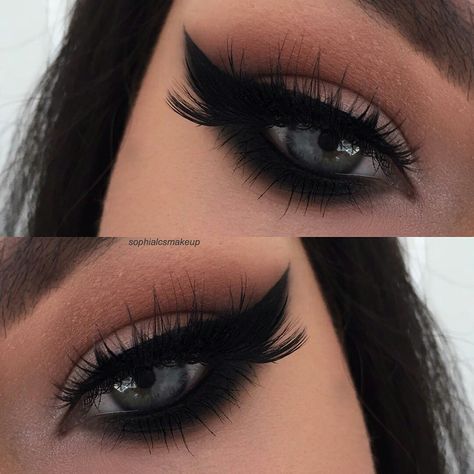 Thick Eyeliner Looks, Black Eyeliner Looks, Thick Black Eyeliner, Dark Makeup Looks, Thick Eyeliner, Drugstore Makeup Tutorial, Everyday Eye Makeup, Eyeliner Tattoo, Halloween Makeup Inspiration