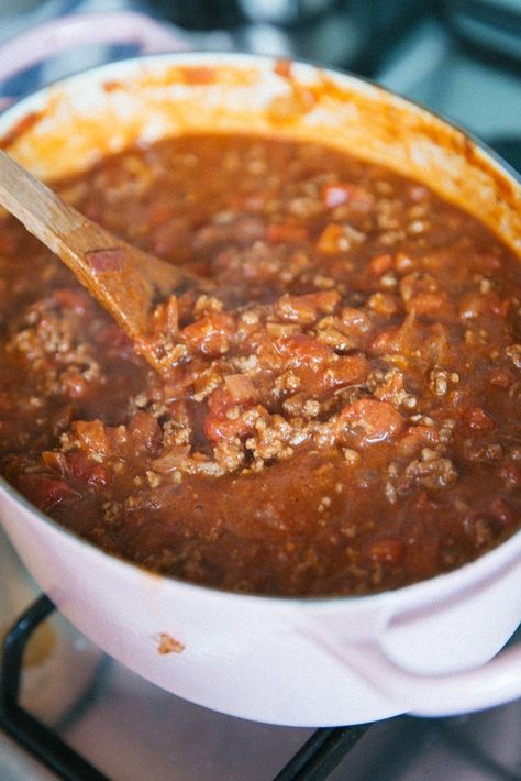 Chili Recipe No Kidney Beans, Sunday Chili, Easy Stovetop Chili Recipe, Mexican Things, Keto Favorites, Homemade Chili Recipe, Melting Cheese, Chili Chili, Classic Chili