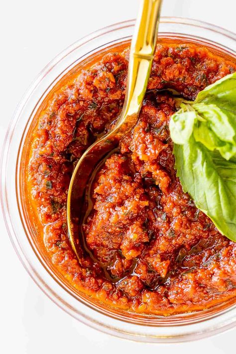 Red Pesto Dinner Ideas, Tomato Pesto Sauce, Sun Dried Tomato Pesto, Italian American Food, Basil Pesto Recipes, Pesto Recipes, Pesto Dressing, Gourmet Grilling, Red Pesto