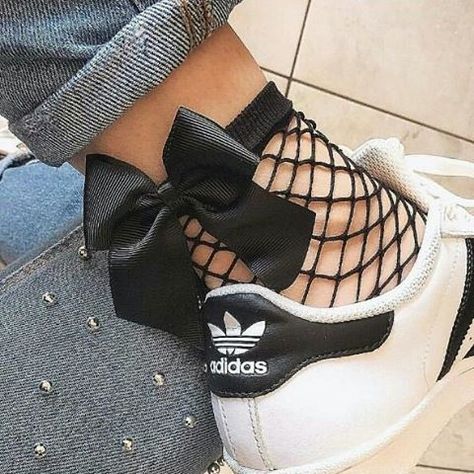 99.5k Likes, 622 Comments - L O V E L Y ™ (@fashioninlovely) on Instagram: “ @fashioninlovely Shopping link in bio❤  For business, collaboration and promotions ⬇…” Grunge Winter Outfits, Grunge Outfits Winter, Fishnet Ankle Socks, Ankle High Socks, Fishnet Socks, Black Fishnets, Grunge Look, Lace Socks, Fishnet Tights