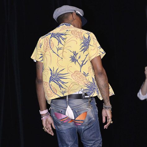 Pharrell Wore an Adidas Logo on His Butt Starting From The Bottom, Pharrell Williams, Chris Brown, Johnny Depp, Adidas Logo, Celebrity Photos, Favorite Celebrities, Celebrity Style, Casual Button Down Shirt