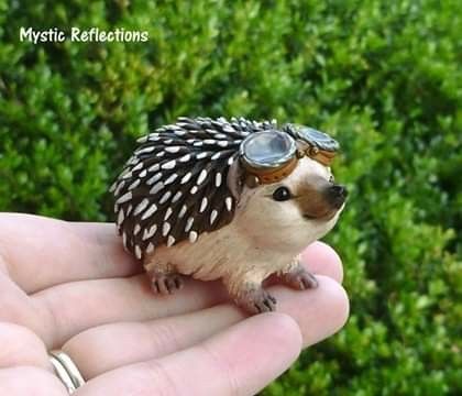 Hedgehog Clay Sculpture, Polymer Clay Hedgehog, Clay Hedgehog, Hedgehog Sculpture, Polymer Clay Steampunk, Crea Fimo, Polymer Clay Sculptures, Polymer Clay Diy, Polymer Clay Animals