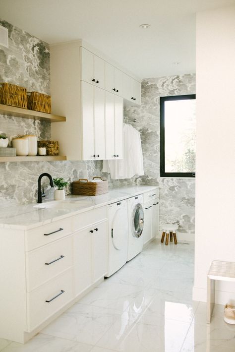 Laundry Room Countertop Ideas, Laundry Room Counter, Sophie Paterson Interiors, Laundry Room Countertop, Grey Laundry Rooms, White Laundry Rooms, Countertop Ideas, Dream Laundry Room, White Laundry