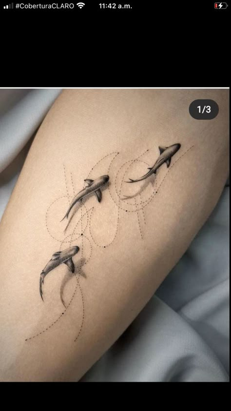 Underwater Shark Tattoo, Tattoos About Nature, Underwater Tattoo Design, Tattoo Bein Frau, Humpback Whale Tattoo, Hai Tattoo, Underwater Tattoo, Tatoo 3d, Wrist Tattoo Ideas