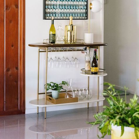 Bar Console Decor, Modern Apartment Design Luxury, West Elm Bar Cart, Large Bar Cart, Apartment Design Luxury, Bar Console Table, Aesthetic Boujee, Boujee Apartment, Gold Bar Cart Styling