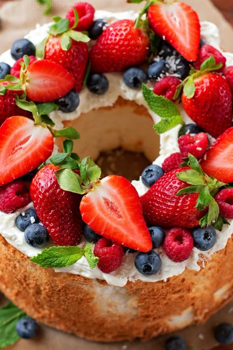 Fruit Topped Cake, Angel Food Cake Pan, Fruitcake Recipes, Angel Cake, Angel Food Cake, Cake Images, Food Cake, Bakery Cakes, Angel Food