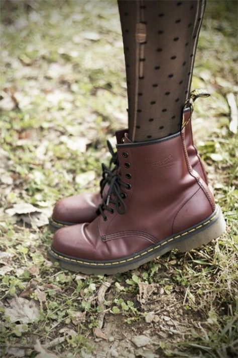 Maroon doc martens - love though I probably couldn't pull them off she has a huge run in her tights haha Dr Martens Bordeaux, Maroon Doc Martens, Polka Dot Tights, New Rock, Red Boots, Charlotte Olympia, Crazy Shoes, Doc Martens, Dr. Martens Boots