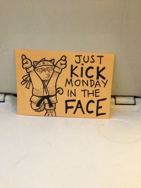 Sticky Notes Drawings, Funny Sticky Notes, Cheer Funny, Black Cat Drawing, Motivational Notes, Note Doodles, Cat Post, Motivational Posts, On The Train