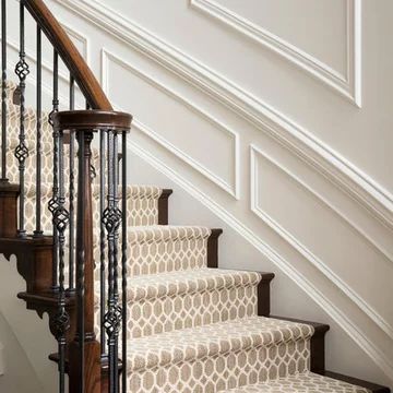 75 Beautiful Carpeted Staircase Ideas & Designs - June 2023 | Houzz AU Carpeted Staircase Ideas, Curved Staircase Foyer, Carpeted Staircase, Staircase Inspiration, Molding Detail, Transitional Staircase, Foyer Ideas Entryway, Carpet Staircase, Timber Stair